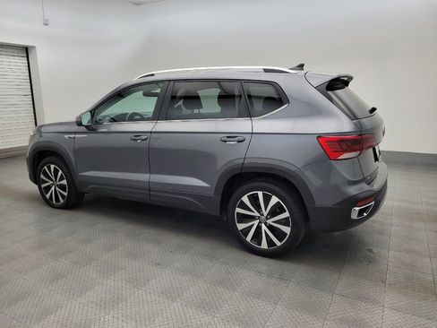 Used 2024 Volkswagen Taos SE FWD image 3