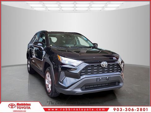 Used 2025 Toyota RAV4 XLE w/ Convenience Package FWD image 1