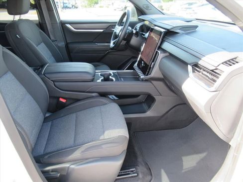Used 2025 GMC Acadia Elevation FWD image 9