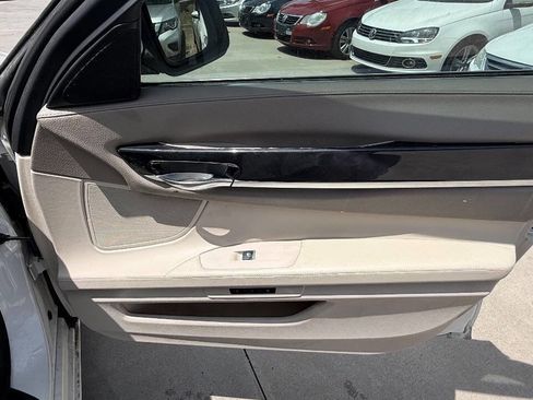 Used 2009 BMW 750Li RWD image 49