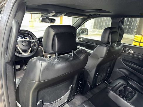 Used 2017 Jeep Grand Cherokee Limited image 29