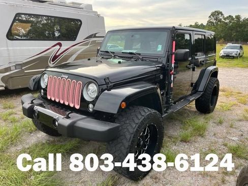 Used 2017 Jeep Wrangler Unlimited Sahara w/ Connectivity Group AWD/4WD image 4