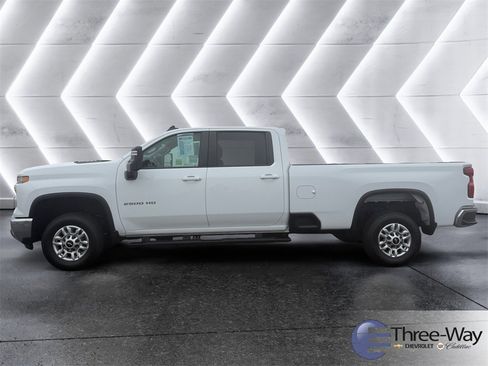 Certified 2024 Chevrolet Silverado 2500 LT image 2