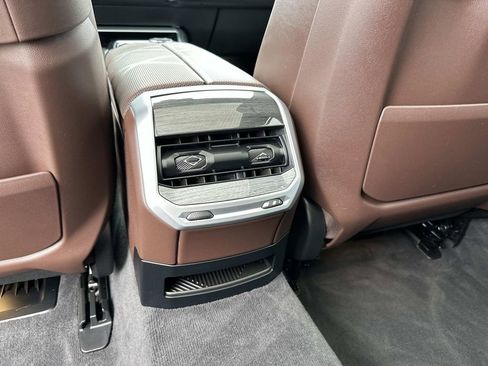 Used 2023 BMW 760i xDrive w/ Parking Assistance Package AWD/4WD image 34