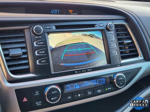 Used 2019 Toyota Highlander LE image 20
