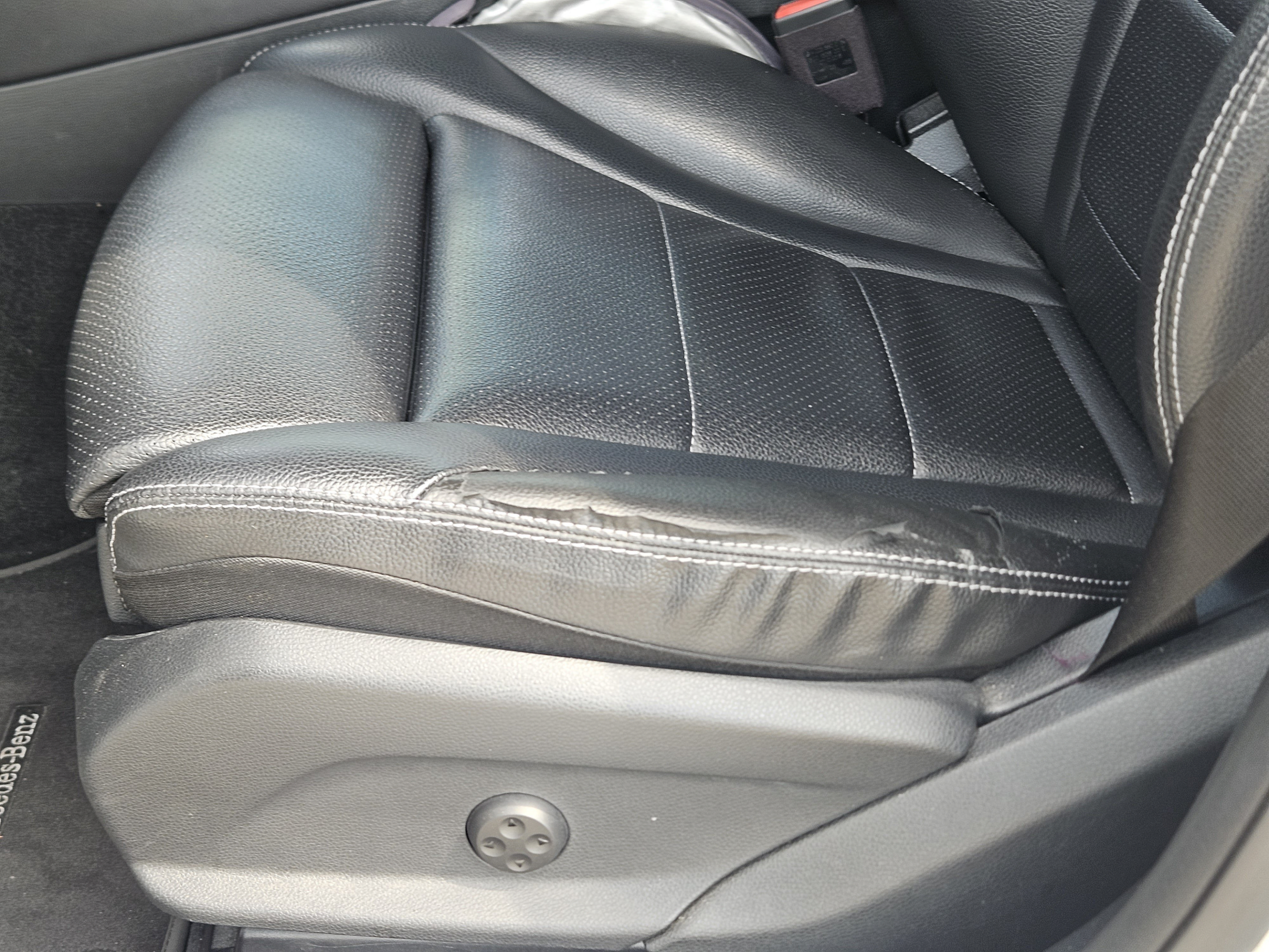 Used 2019 Mercedes-Benz GLC 300 4MATIC Coupe image 16