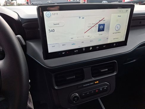 New 2025 Ford Maverick XL image 16