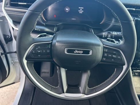 Used 2024 Jeep Grand Cherokee L Laredo w/ Luxury Tech Group I image 8