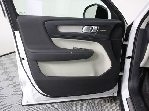 Certified 2026 Volvo XC40 B5 Ultra w/ Climate Package AWD/4WD image 17