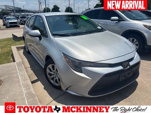 Used 2025 Toyota Corolla LE FWD image 1