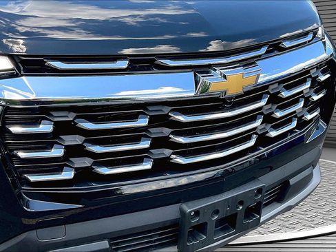 Used 2025 Chevrolet Equinox LT AWD/4WD image 24