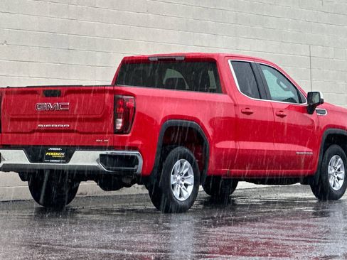 Certified 2022 GMC Sierra 1500 SLE image 4