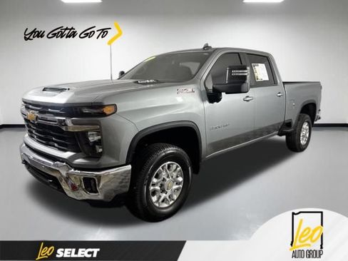 Used 2025 Chevrolet Silverado 3500 LT w/ Safety Package AWD/4WD image 1