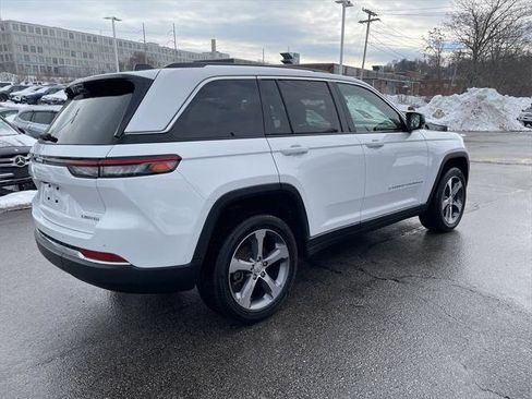 Certified 2023 Jeep Grand Cherokee Limited w/ Luxury Tech Group II image 8