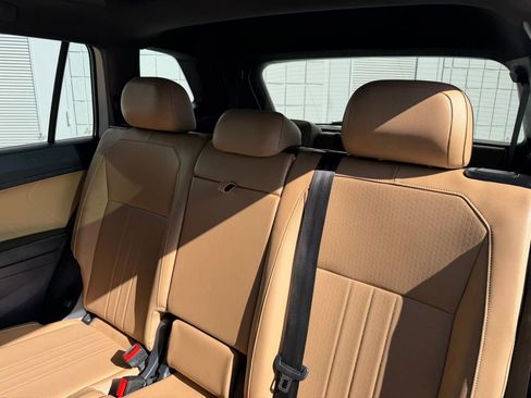Used 2023 Volkswagen Tiguan SE R-Line image 19