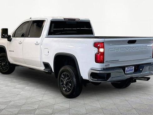 Used 2022 Chevrolet Silverado 2500 LT w/ Convenience Package AWD/4WD image 4