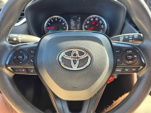 Used 2022 Toyota RAV4 LE AWD/4WD image 23