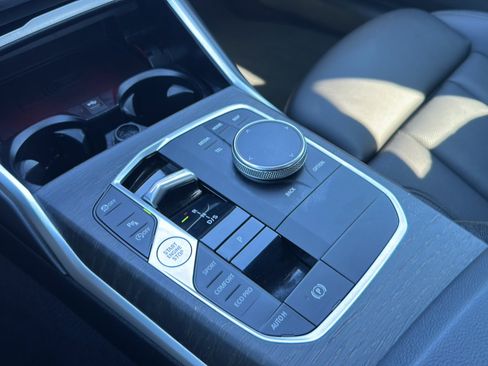 Certified 2024 BMW 330i Base w/ Convenience Package image 34