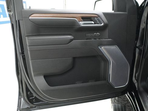 Used 2023 Chevrolet Silverado 1500 High Country w/ Technology Package AWD/4WD image 21