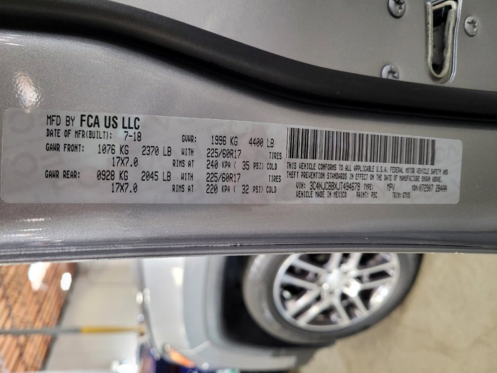 Used 2018 Jeep Compass Latitude FWD image 33