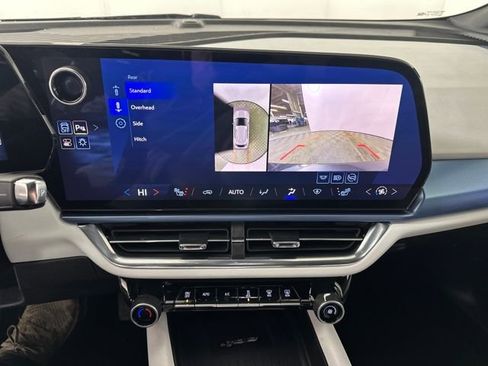 Used 2025 Chevrolet Equinox EV LT image 22