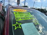 Used 2009 GMC Acadia SLE w/ Visibility Package image 2
