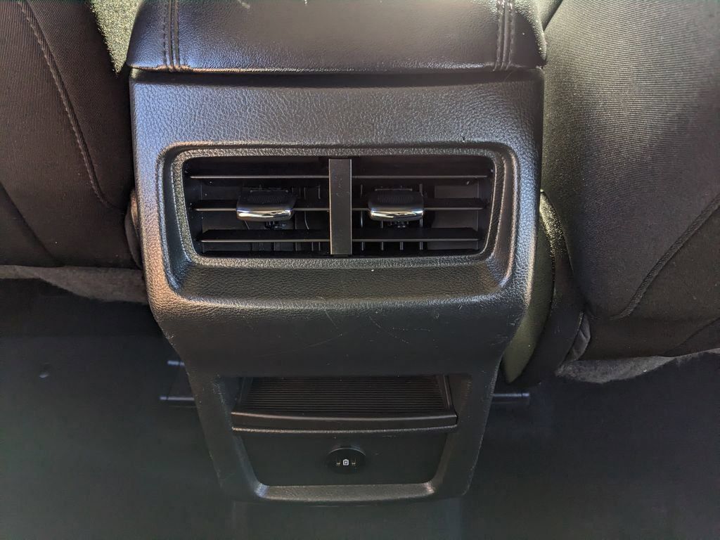 Used 2023 Ford Edge SE AWD/4WD image 17