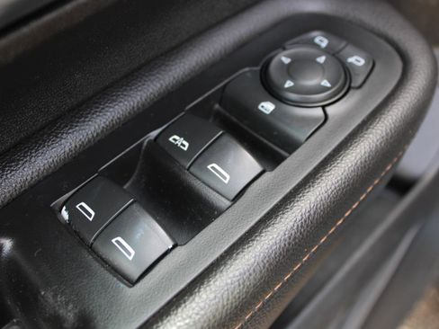 Used 2020 GMC Terrain SLT image 16