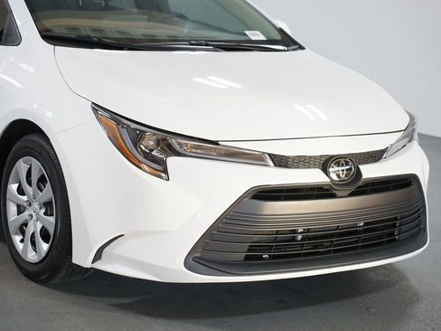 Certified 2024 Toyota Corolla LE image 4