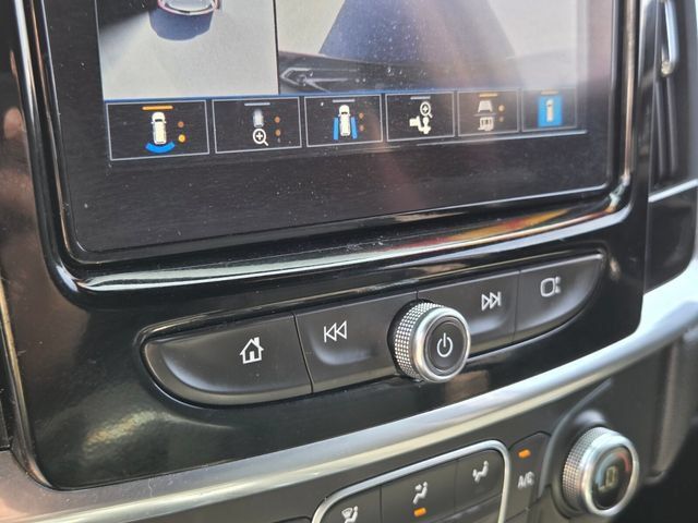 Used 2023 Chevrolet Traverse LT FWD image 23