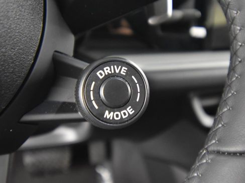 Used 2024 Porsche Cayenne Coupe AWD/4WD image 26