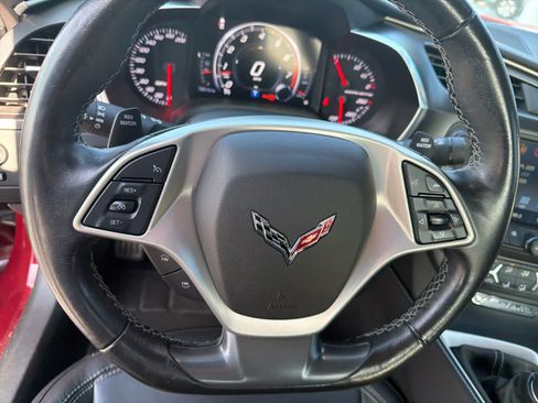 Used 2019 Chevrolet Corvette Stingray Coupe w/ 1LT RWD image 16
