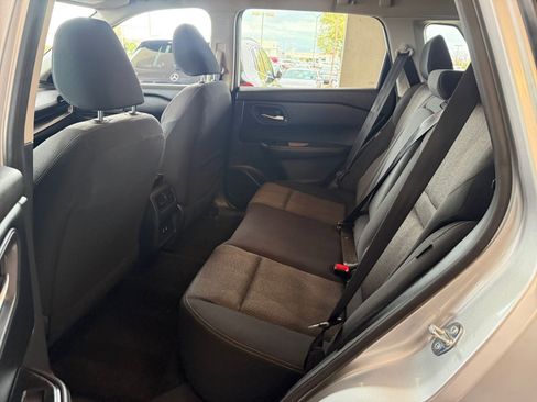 Used 2025 Nissan Rogue SV image 28