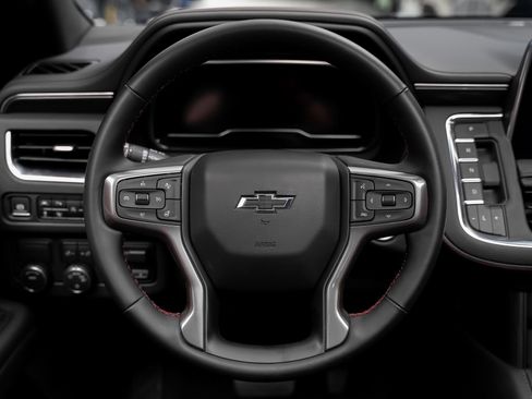 Used 2024 Chevrolet Suburban RST w/ Luxury Package image 40