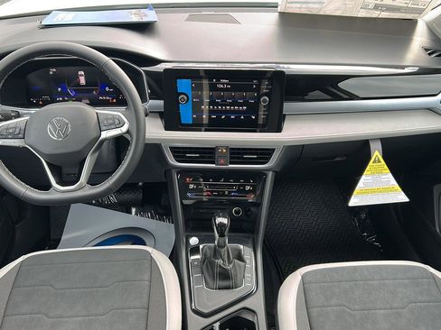 New 2026 Volkswagen Taos SE image 23