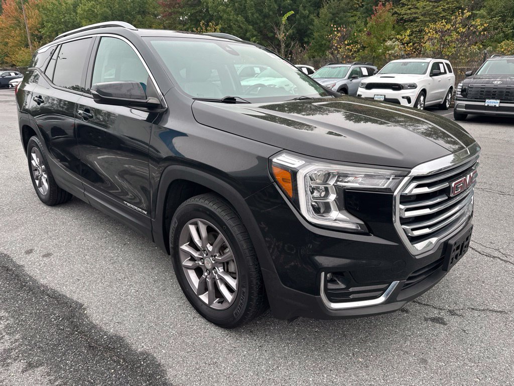Used 2023 GMC Terrain SLT AWD/4WD image 3
