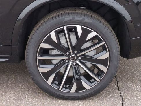 New 2026 Volvo XC90 B6 Plus w/ Protection Package Premier image 12