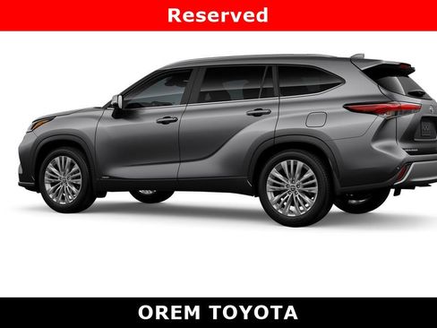 New 2026 Toyota Highlander Platinum image 5