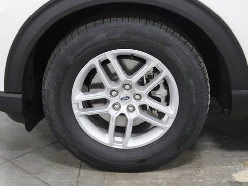 New 2026 Ford Explorer Active RWD image 18