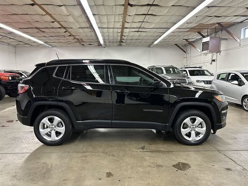 Used 2020 Jeep Compass Latitude image 3