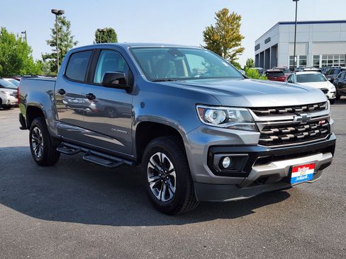 Used 2022 Chevrolet Colorado Z71 w/ Safety Package AWD/4WD image 4