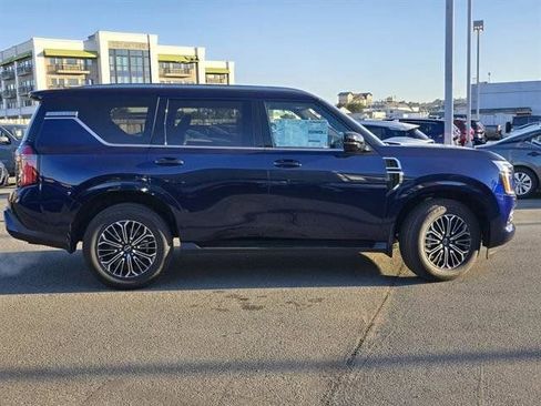 New 2025 Nissan Armada SL w/ Captain's Chari Seat Package image 6