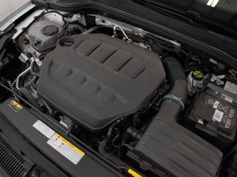 Used 2024 Volkswagen GTI SE FWD image 10