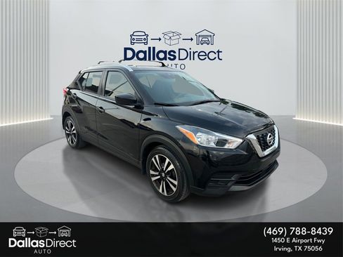 Used 2020 Nissan Kicks SV image 1