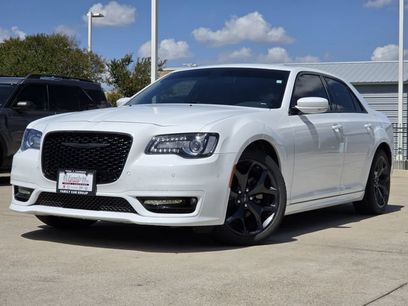 Used 2023 Chrysler 300 Touring L w/ Comfort Group