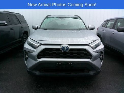 Used 2022 Toyota RAV4 XLE Premium image 4