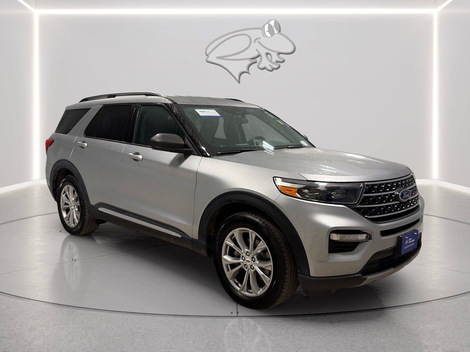 Certified 2020 Ford Explorer XLT w/ Equipment Group 202A AWD/4WD image 7
