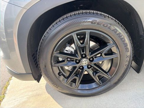 Used 2025 Toyota Grand Highlander AWD image 9