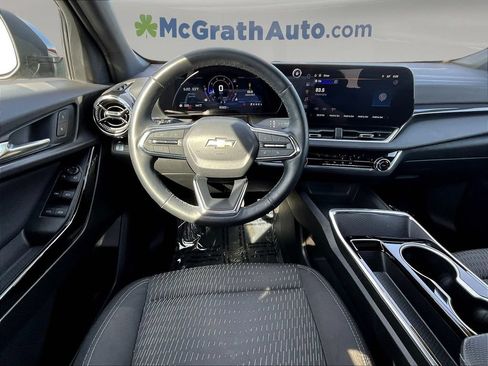 Used 2025 Chevrolet Equinox LT AWD/4WD image 11