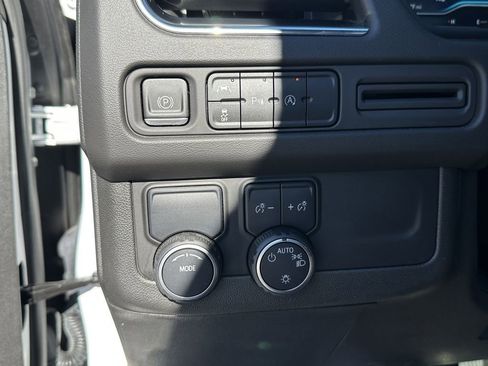 Used 2023 Chevrolet Tahoe RST image 35